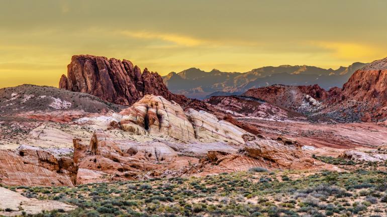 形成的红色砂岩是火焰谷州立公园命名的起源 形成的红色砂岩是火焰谷州立公园命名的起源