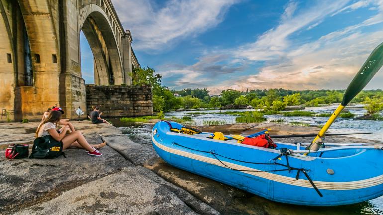 詹姆斯河，在里士满体验白水漂流的热门地点