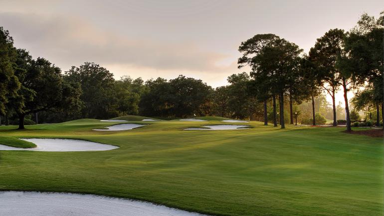 阿拉巴马州南部的雷克伍德高尔夫俱乐部，位于历史悠久的格兰德大酒店万豪度假村、高尔夫俱乐部和水疗中心内