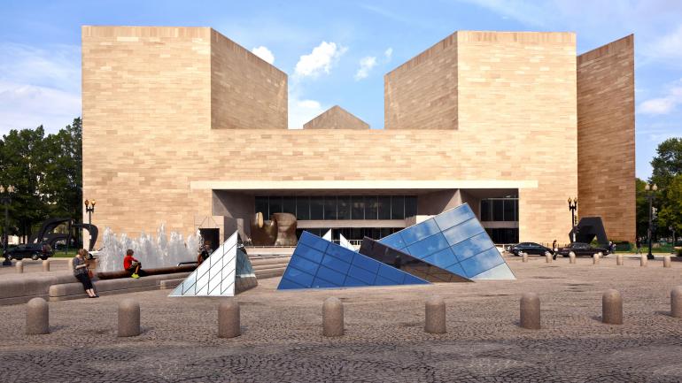 国家艺术展览中心的金字塔