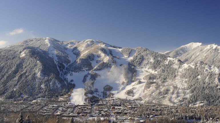 雪堆山的雪坡滑道