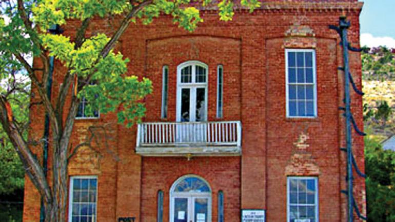 皮奥奇的老法院 皮奥奇的老法院