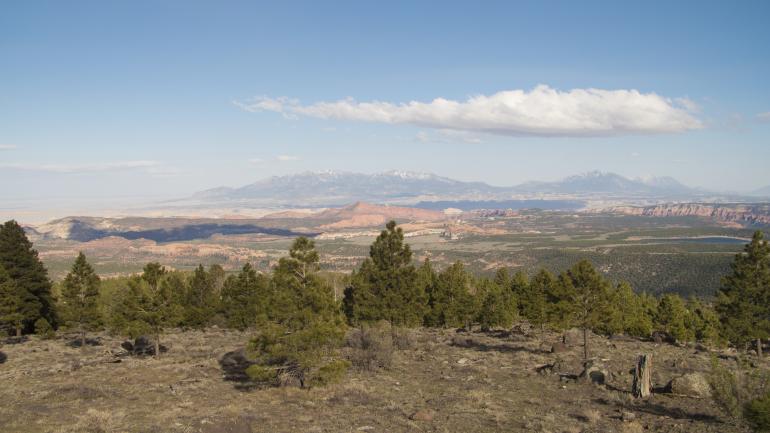 雪峡谷国家公园的山景