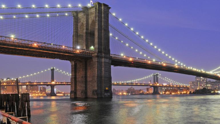 夜幕下的布鲁克林大桥