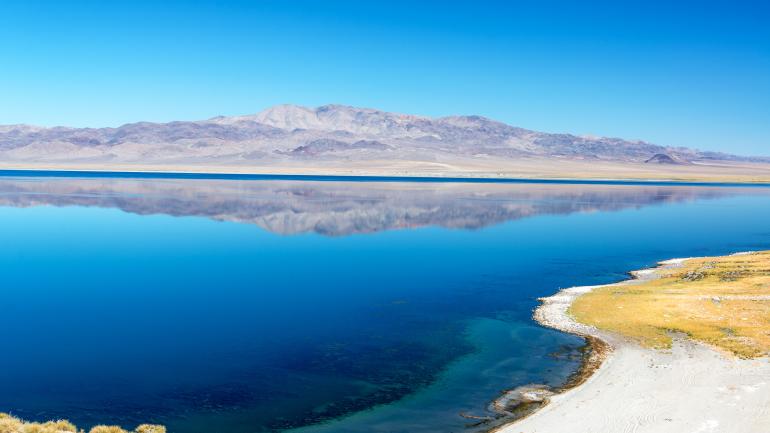 湛蓝清澈的沃克湖 湛蓝清澈的沃克湖