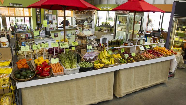 兰辛市场有当地新鲜的有机农产品售卖