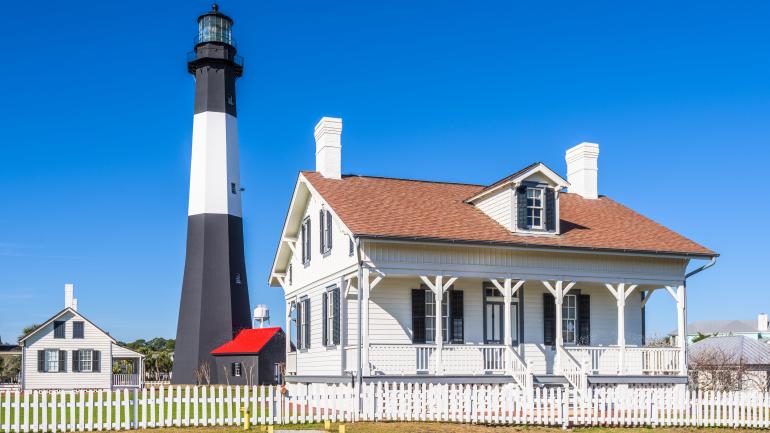 建于1732年的泰碧岛灯塔