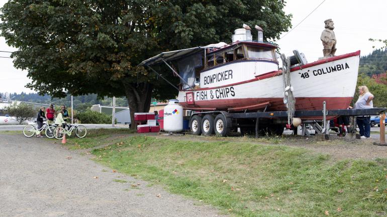 Bowpicker fish小吃店 Bowpicker fish小吃店