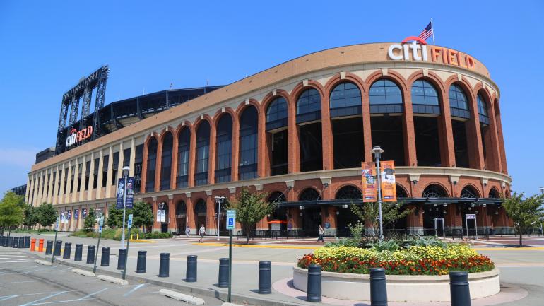 在花旗球场观看纽约大都会队的比赛 在花旗球场观看纽约大都会队的比赛