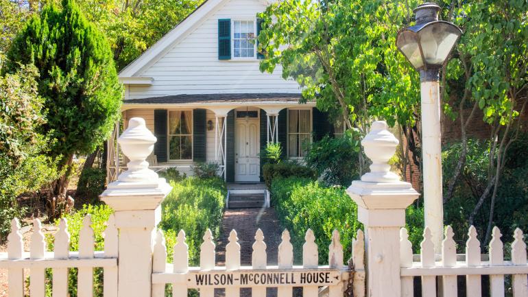 建于1875年的历史悠久的Wilson-McConnell故居