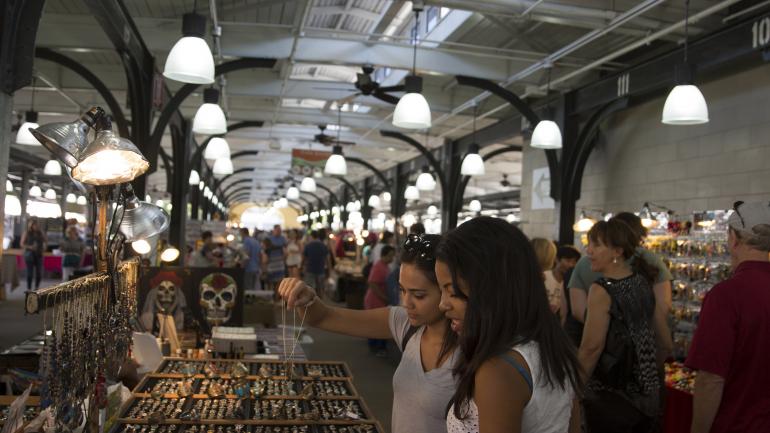 在法国市场淘手工首饰