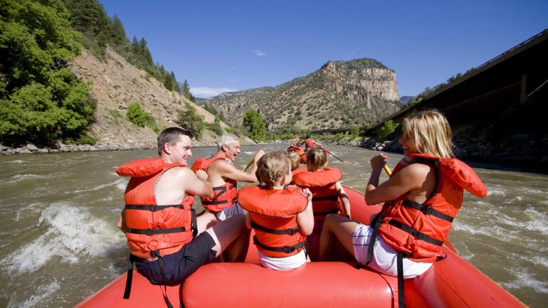 沿着科罗拉多河漂流 沿着科罗拉多河漂流