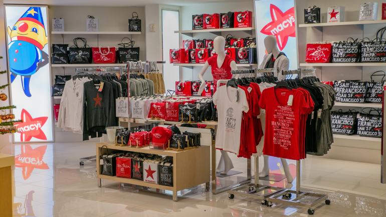 梅西百货的服装购物区域 梅西百货的服装购物区域