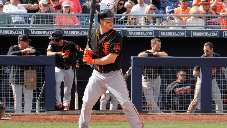 尼克亨德利在三番巨人球场接球 尼克亨德利在三番巨人球场接球