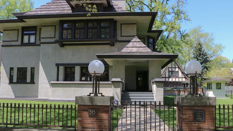 希尔斯·德卡逻之家由牧场风格和他特有的元素组合构成