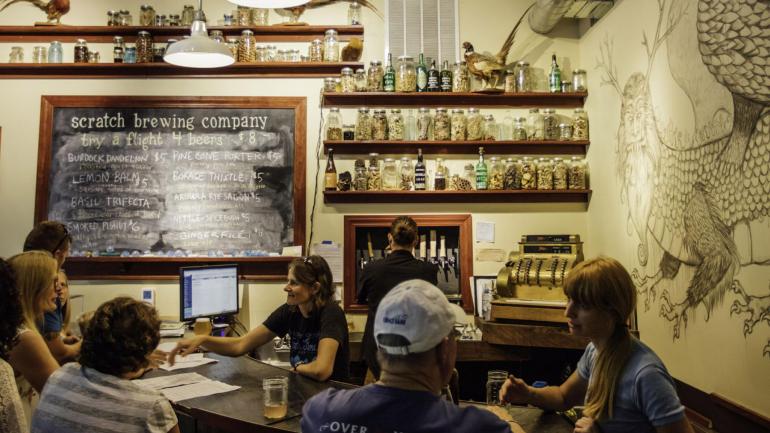 在啤酒餐厅喝一杯 在啤酒餐厅喝一杯