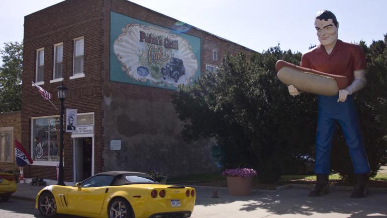 班戈保罗·班扬雕像是个热门景观