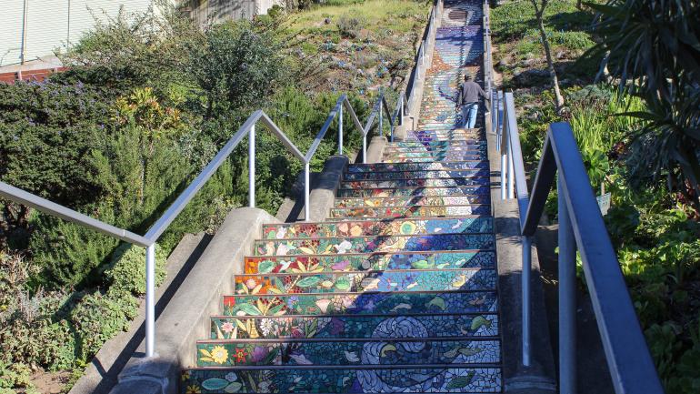 16大道马赛克彩绘石阶