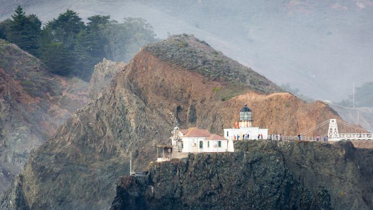 法若琳群岛的灯塔