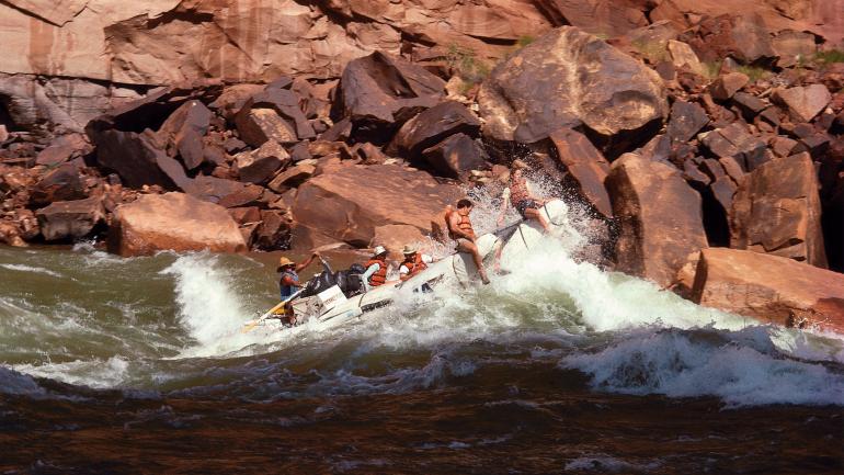 科罗拉多河上的白水漂流 科罗拉多河上的白水漂流