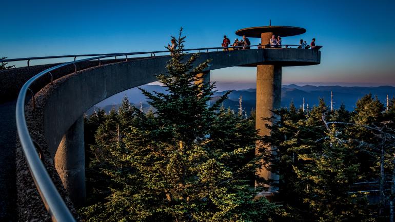 Kuwohi 峰（原名克林曼斯穹丘）上的观景塔