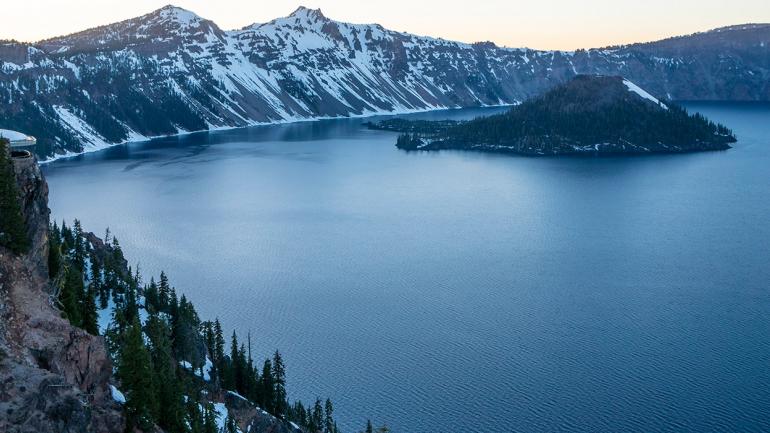 在俄勒冈南部的火山口湖国家公园静待无与伦比的日出时分