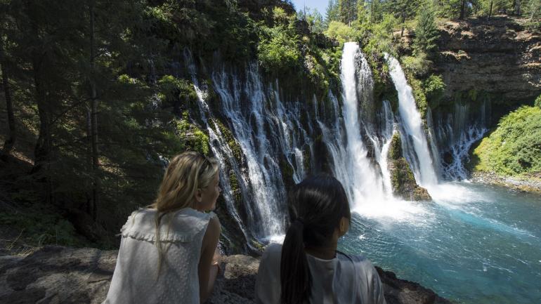 伯尼瀑布 伯尼瀑布