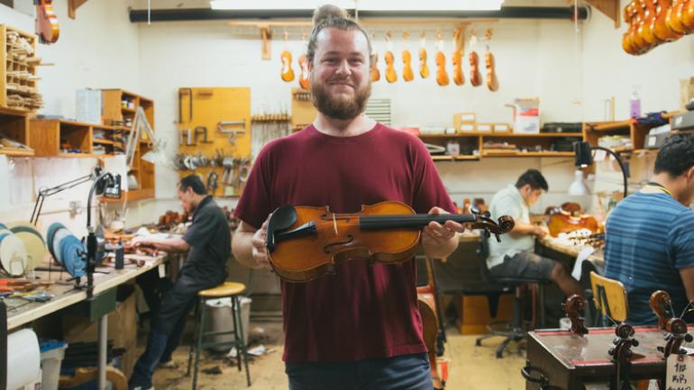 伊利诺伊州芝加哥艺术大厦内的当地人 伊利诺伊州芝加哥艺术大厦内的当地人