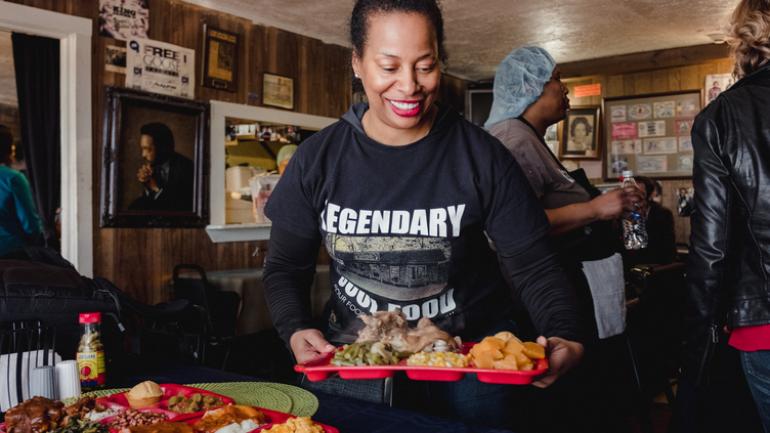 密西西比州杰克逊市的 Gloria's Kitchen 餐厅