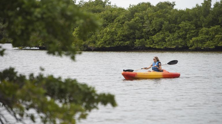 德索托堡公园的皮划艇之旅