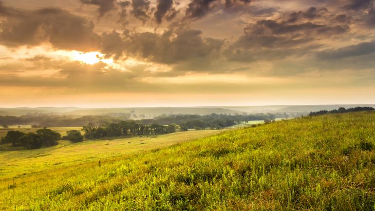 堪萨斯州广阔的高草草原