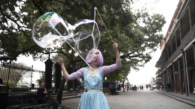 法国区一位街头艺人