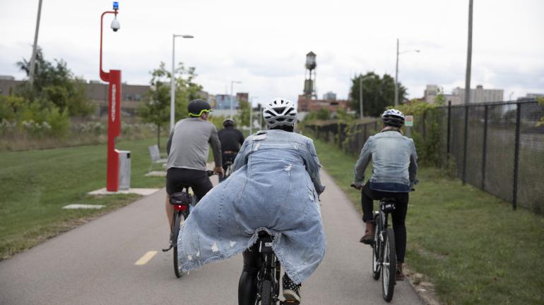骑自行车游览底特律 骑自行车游览底特律