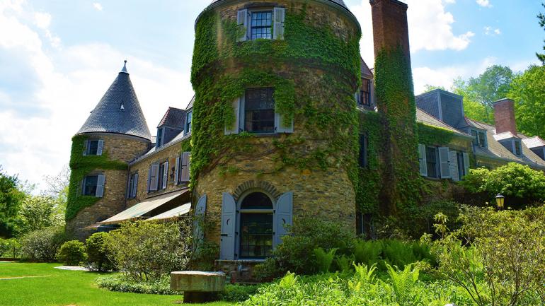 宾夕法尼亚州波科诺山的地标灰塔豪宅 宾夕法尼亚州波科诺山的地标灰塔豪宅