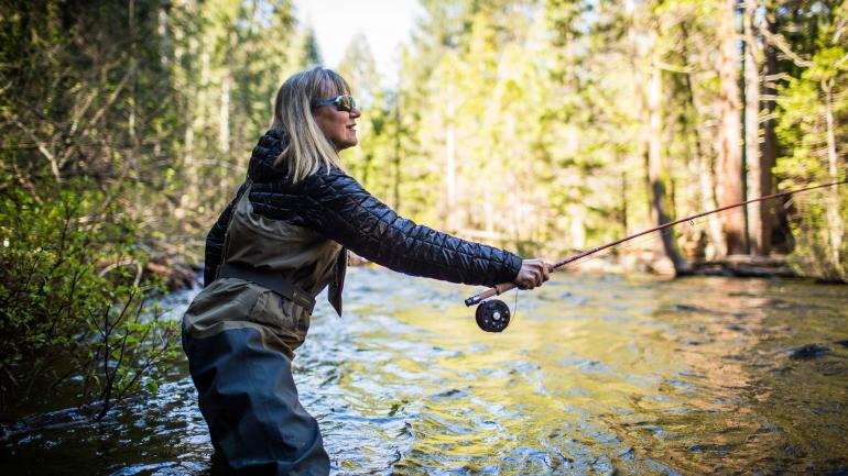 在斯坦尼斯洛斯国家森林体验飞蝇钓鱼 在斯坦尼斯洛斯国家森林体验飞蝇钓鱼