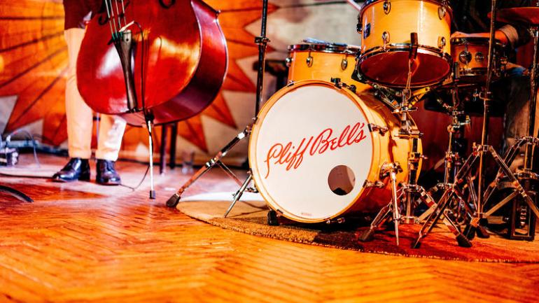 Cliff Bell’s 俱乐部