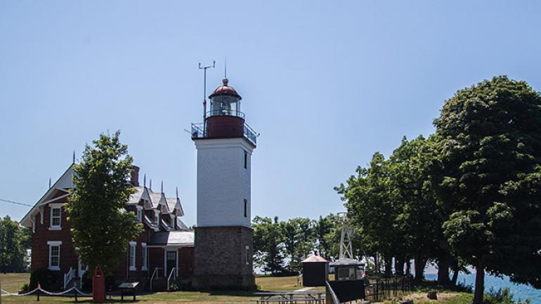 敦刻尔克历史灯塔，以幽灵出没而闻名