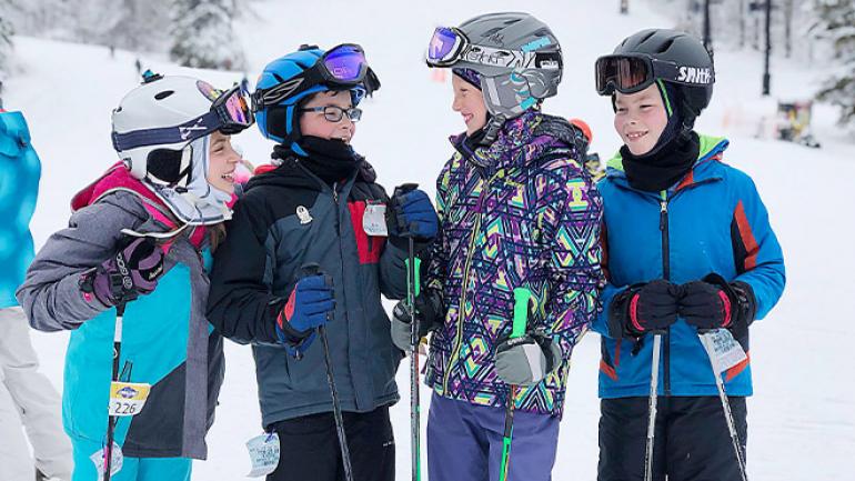 在手指湖地区滑雪