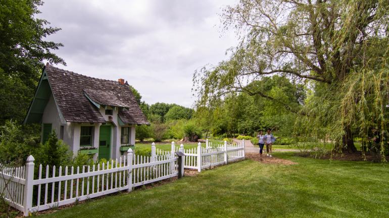 探索南达科他州布鲁金斯的 McCrory Gardens 花园