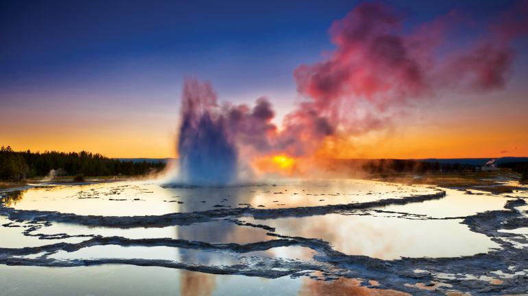 黄石国家公园的水热奇观