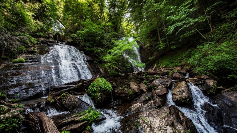佐治亚州海伦的安娜红宝石瀑布