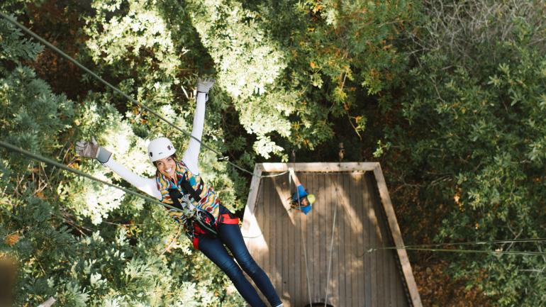 参加索诺马树冠之旅,在树顶高空体验绳索速降 参加索诺马树冠之旅,在树顶高空体验绳索速降