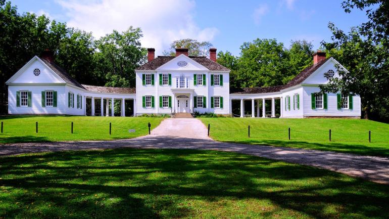 西弗吉尼亚州帕克斯堡布伦纳哈塞特岛历史州立公园的 Blennerhassett 庄园