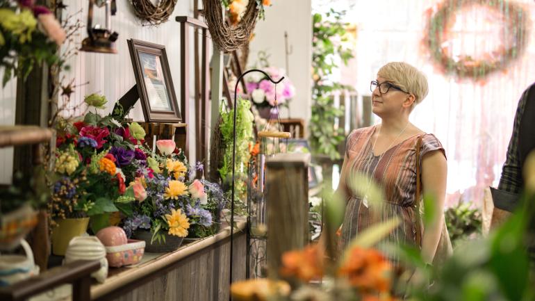 在西弗吉尼亚州惠灵浏览精品店