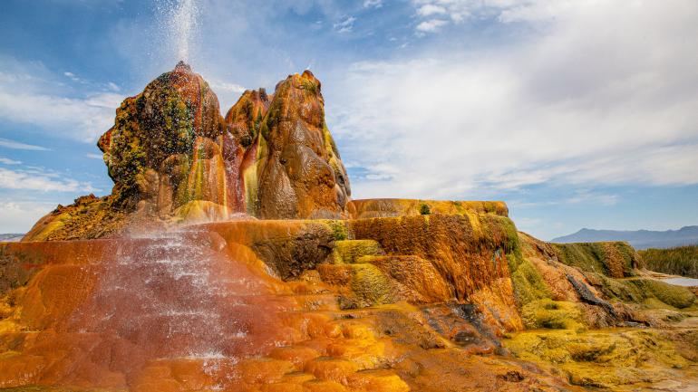 黑岩沙漠奇观飞喷泉的多彩色调 黑岩沙漠奇观飞喷泉的多彩色调