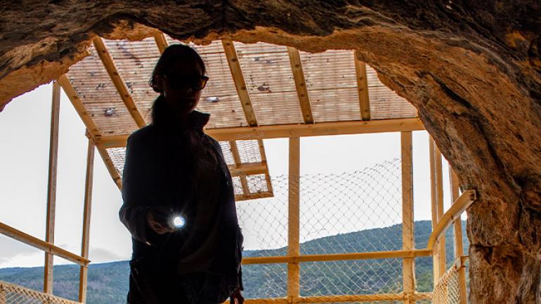 走进西波拉国家森林和国家草原环绕的桑迪压人洞穴内窥探一番 走进西波拉国家森林和国家草原环绕的桑迪压人洞穴内窥探一番