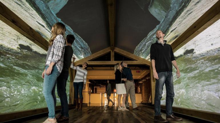 弗雷泽博物馆 Kentucky Bourbon Trail®(肯塔基州波本之路)欢迎中心的沉浸式展览 弗雷泽博物馆 Kentucky Bourbon Trail®(肯塔基州波本之路)欢迎中心的沉浸式展览