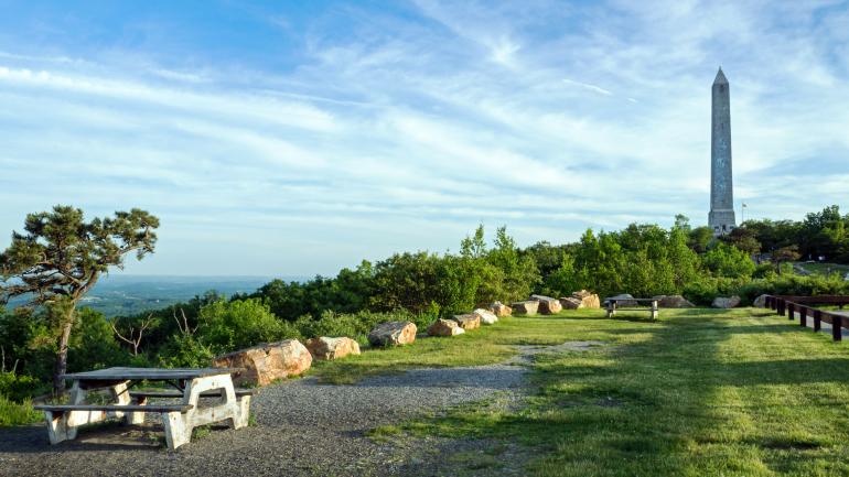 高点州立公园的方尖碑，新泽西州的最高点