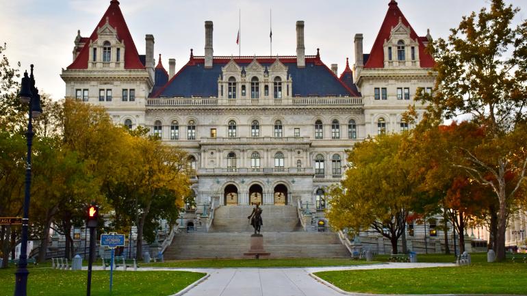 纽约州州议会大厦外观