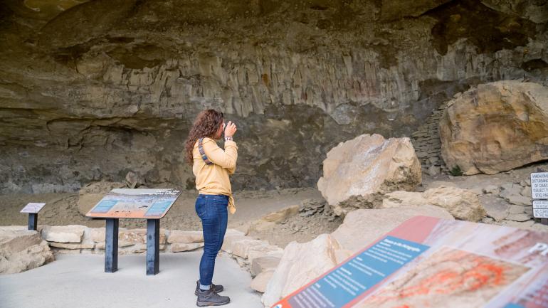 在壁画洞穴州立公园中拍摄远古洞穴壁画 在壁画洞穴州立公园中拍摄远古洞穴壁画